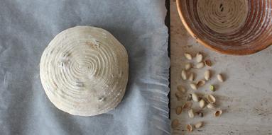 Zdjęcie - Kremowy chleb na zakwasie z pistacjami - Przepisy kulinarne ze zdjęciami