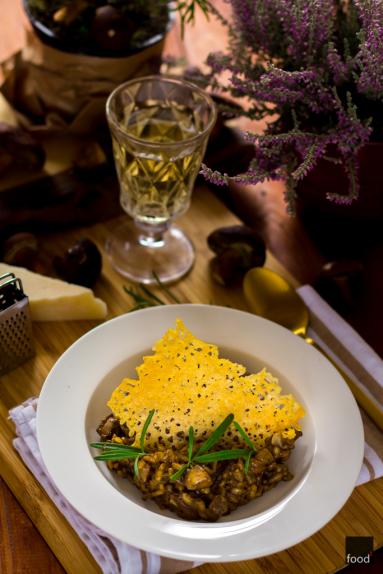 Zdjęcie - Risotto z podgrzybkami i chipsem z parmezanu - Przepisy kulinarne ze zdjęciami