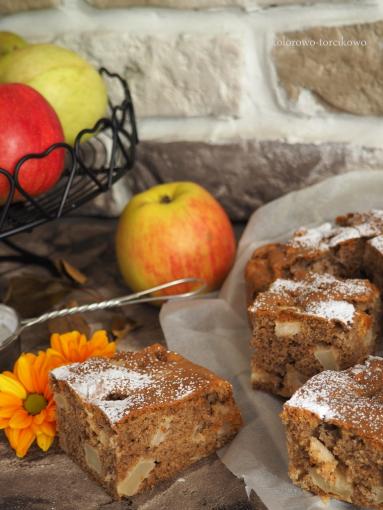 Zdjęcie - Orkiszowe ciasto z orzechami i jabłkami - Przepisy kulinarne ze zdjęciami