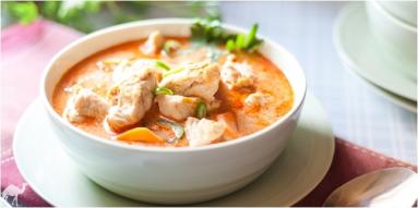 Zdjęcie - Łatwe czerwone curry z kurczaka - Przepisy kulinarne ze zdjęciami