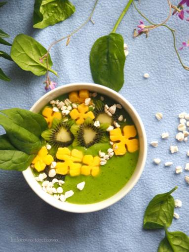 Zdjęcie - Zielone smoothie bowl - Przepisy kulinarne ze zdjęciami