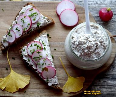 Zdjęcie - Pasta słonecznikowa z chrzanem - Przepisy kulinarne ze zdjęciami