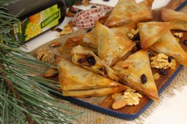 Zdjęcie - Bakaliowe samosy - Przepisy kulinarne ze zdjęciami