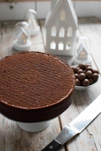 Zdjęcie - Torcik (z bajecznym kremem czekoladowym) - Przepisy kulinarne ze zdjęciami