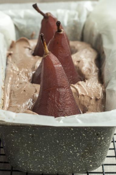 Zdjęcie - Świąteczne korzenne ciasto z winną gruszką - Przepisy kulinarne ze zdjęciami