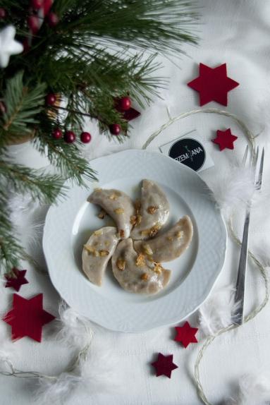 Zdjęcie - Pierogi gryczane z kapustą, grzybami i żurawiną - Przepisy kulinarne ze zdjęciami