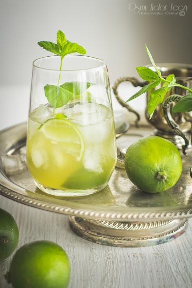 Zdjęcie - Mrożona zielona herbata z miętą i limonką - Przepisy kulinarne ze zdjęciami