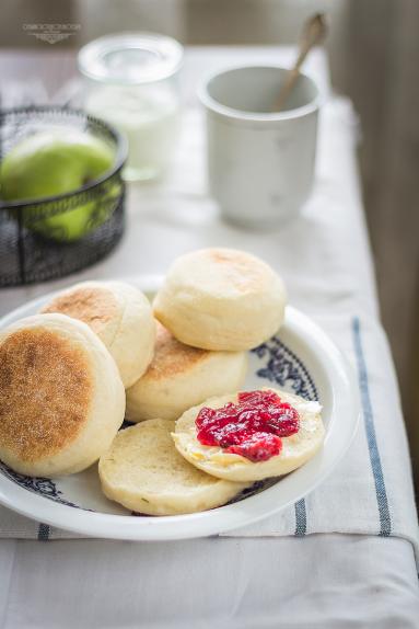 Zdjęcie - Muffiny angielskie – bułeczki z patelni - Przepisy kulinarne ze zdjęciami