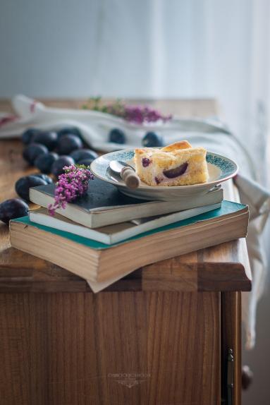 Zdjęcie - Rustykalny sernik ze śliwkami - Przepisy kulinarne ze zdjęciami