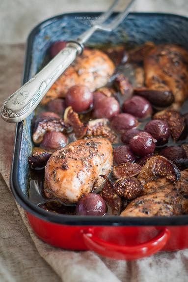 Zdjęcie - Piersi kurczaka z winogronami i figami - Przepisy kulinarne ze zdjęciami