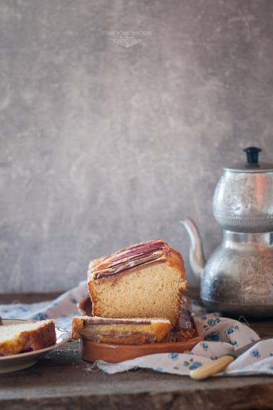 Zdjęcie - Różane ciasto z rabarbarem - Przepisy kulinarne ze zdjęciami