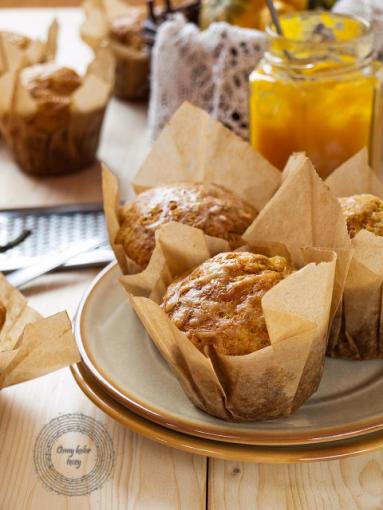 Zdjęcie - Pikantne muffiny serowe z dynią. - Przepisy kulinarne ze zdjęciami