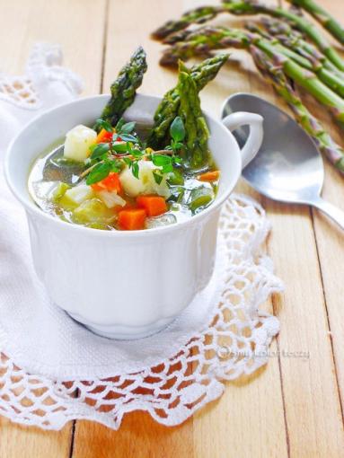 Zdjęcie - Sezonowa zupa minestrone. - Przepisy kulinarne ze zdjęciami