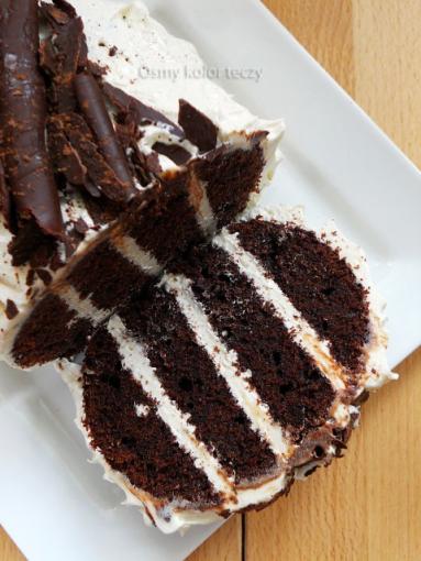 Zdjęcie - Urodzinowy torcik z puszki – biała czekolada i pierwsza rocznica. - Przepisy kulinarne ze zdjęciami