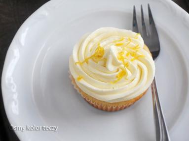 Zdjęcie - Babeczki cytrynowe z kremem maślanym – lemon cupcakes. - Przepisy kulinarne ze zdjęciami
