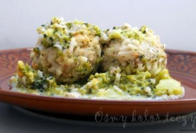 Zdjęcie - Ryżowo – mięsne klopsiki z brokułami. - Przepisy kulinarne ze zdjęciami