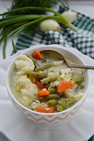 Zdjęcie - Zupa dietetyczna z warzywami i kurczakiem - Przepisy kulinarne ze zdjęciami