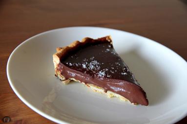 Zdjęcie - Tarta czekoladowa z solą - Przepisy kulinarne ze zdjęciami