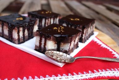 Zdjęcie - Ciasto czekoladowe z kokosową masą z kaszy manny - Przepisy kulinarne ze zdjęciami