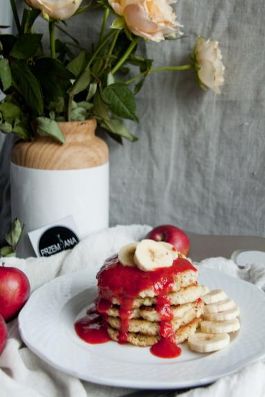 Zdjęcie - Placuszki jaglane z jabłkiem - Przepisy kulinarne ze zdjęciami
