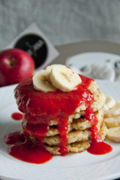 Zdjęcie - Placuszki jaglane z jabłkiem - Przepisy kulinarne ze zdjęciami