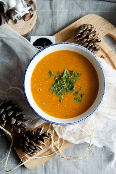 Zdjęcie - Zupa z soczewicy z dynią i pomidorami - Przepisy kulinarne ze zdjęciami