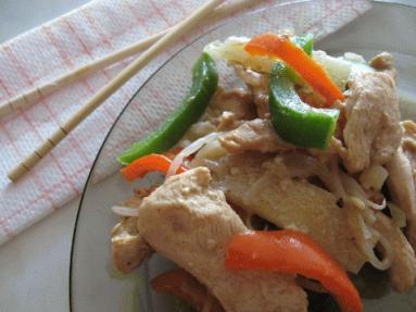 Zdjęcie - Kurczak w marynacie teriyaki z  papryką  - Przepisy kulinarne ze zdjęciami