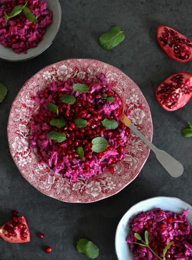 Zdjęcie - Coleslaw z czerwonej kapusty i buraków - Przepisy kulinarne ze zdjęciami