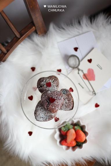 Zdjęcie - Walentynkowe czekoladowo-buraczane babeczki - Przepisy kulinarne ze zdjęciami
