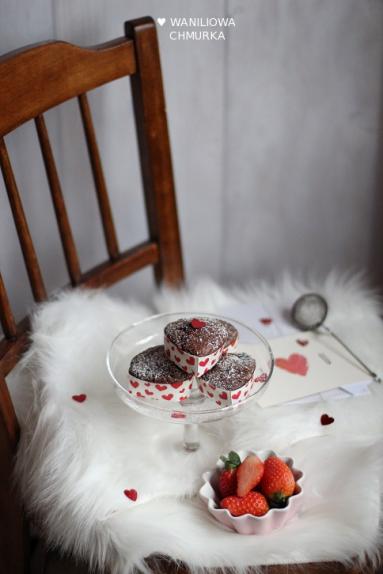 Zdjęcie - Walentynkowe czekoladowo-buraczane babeczki - Przepisy kulinarne ze zdjęciami