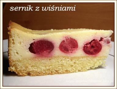 Zdjęcie - Sernik z wiśniami  - Przepisy kulinarne ze zdjęciami