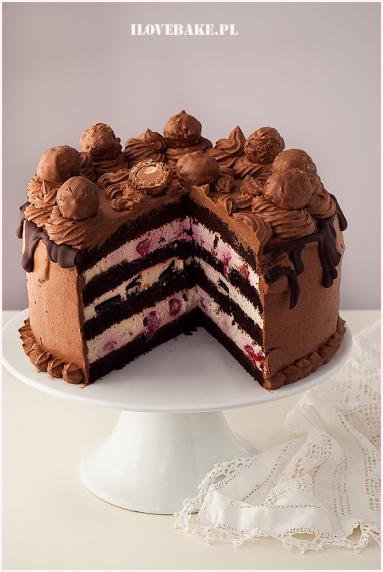 Zdjęcie - Tort śmietanowy z owocami i czekoladą - Przepisy kulinarne ze zdjęciami