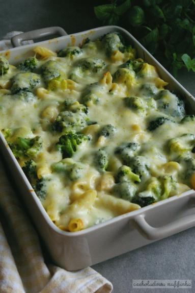 Zdjęcie - Zapiekanka makaronowa z brokułami i kurczakiem - Przepisy kulinarne ze zdjęciami