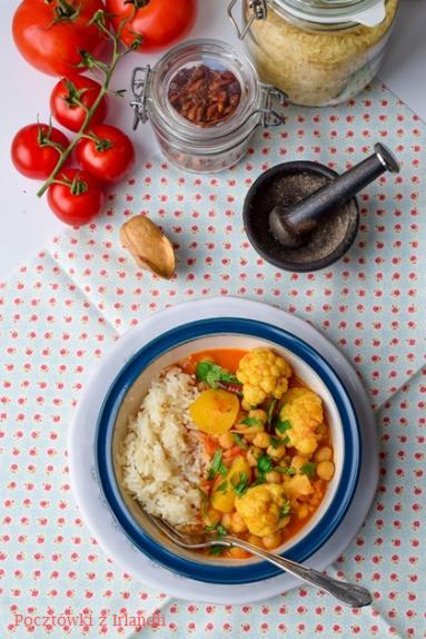 Zdjęcie - Curry z kalafiorem i ciecierzycą | U stóp Benbulbena - Przepisy kulinarne ze zdjęciami