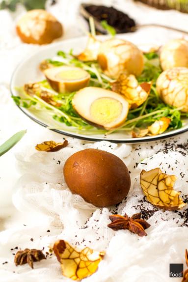 Zdjęcie - Chińskie marmurkowe jajka gotowane w herbacie - Przepisy kulinarne ze zdjęciami