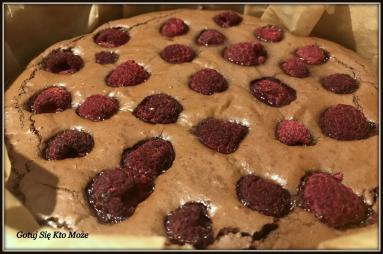 Zdjęcie - Bezglutenowe brownie z malinami - Przepisy kulinarne ze zdjęciami
