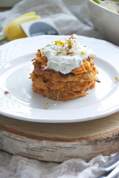 Zdjęcie - Prosto z piekarnika placuszki z marchewki - Przepisy kulinarne ze zdjęciami
