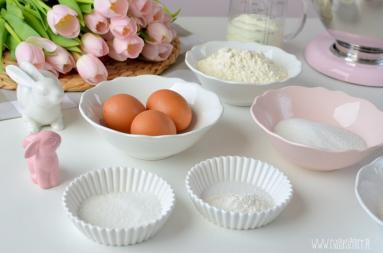 Zdjęcie - Babka jogurtowa - Przepisy kulinarne ze zdjęciami