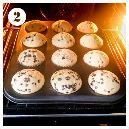 Zdjęcie - Wielkanocne muffinki z płatkami czekoladowymi - Przepisy kulinarne ze zdjęciami