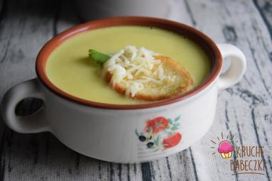 Zdjęcie - Zupa czosnkowa z kurkumą - Przepisy kulinarne ze zdjęciami