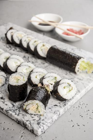 Zdjęcie - Pierwsze sushi jak zrobić ? - Przepisy kulinarne ze zdjęciami