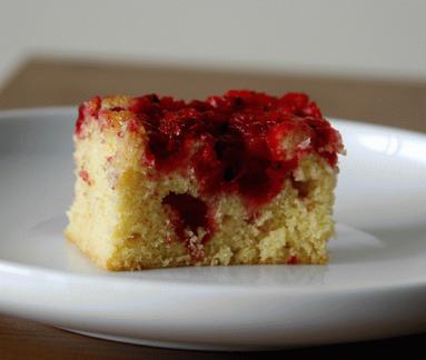 Zdjęcie - Ciasto z czerwonymi  porzeczkami  - Przepisy kulinarne ze zdjęciami