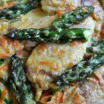 Zdjęcie - Kurczak z marchewką i szparagami - Przepisy kulinarne ze zdjęciami