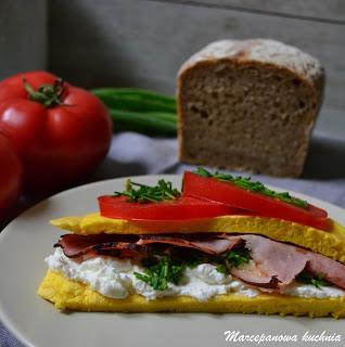 Zdjęcie: BISZKOPTOWY OMLET ŚNIADANIOWY Zdjęcie - BISZKOPTOWY OMLET ŚNIADANIOWY - Przepisy kulinarne ze zdjęciami