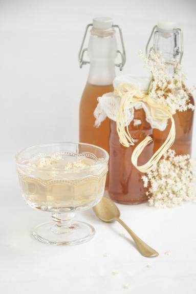 Zdjęcie - Bursztynowy syrop i galaretka  z kwiatów białego bzu - Przepisy kulinarne ze zdjęciami