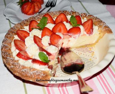 Zdjęcie - Tarta z serem i truskawkami - Przepisy kulinarne ze zdjęciami