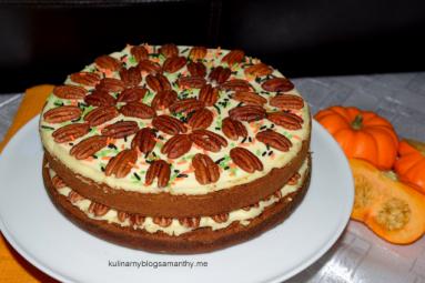 Zdjęcie - Ciasto dyniowe z orzechami - Przepisy kulinarne ze zdjęciami