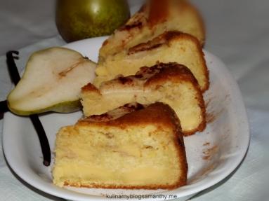 Zdjęcie - Ciasto waniliowe z budyniem i gruszką - Przepisy kulinarne ze zdjęciami