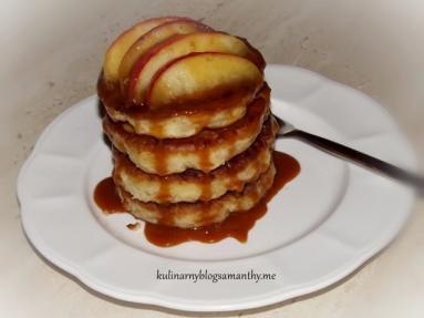 Zdjęcie - Nalesniki jabłkowe w sosie toffi - Przepisy kulinarne ze zdjęciami
