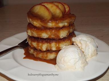 Zdjęcie - Nalesniki jabłkowe w sosie toffi - Przepisy kulinarne ze zdjęciami